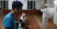 Cami İmamı Yaz Kursu Öğrencilerine İftar Verdi