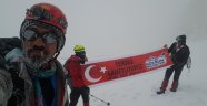 Dağcılar 3054 Rakımında Teröre Tepki Gösterdi