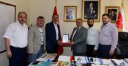 Din Görevlilerinden Başkan Mahçiçek’e Plaket