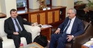 Doç. Dr. Toğrul İsmayıl Rektör Deveci’yi Ziyaret Etti