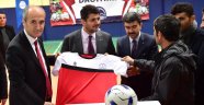 Dulkadiroğlu'ndan Amatör Spor Kulüplerine Malzeme Yardımı