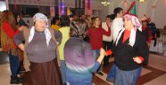 Eğlenerek engellilerini unuttular