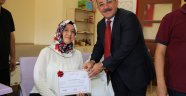 engellilere kurs bitirme belgeleri düzenlenen törenle verildi…