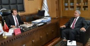 ESNAF ODALARI BAŞKAN ERKOÇ’A KAFTAN GİYDİRDİ