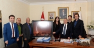 FOTOĞRAF SANATÇILARI BAŞKAN MAHÇİÇEK’İ ZİYARET ETTİ