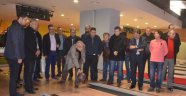 Gazeteciler, bowlingle stres attı