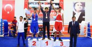 Genç Boksörler Ringte Ter Döktü