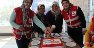 Genç Kızılay Bayan Gönüllülerini Unutmadı