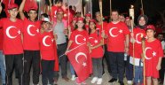 Gençlik Demokrasi Meş'alesini Yaktı