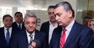 Gerçek Gündemi Kimse Elinden Bırakmıyor