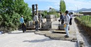 Göksun’da Kilit Parke Yol Yapımı Hız Kazandı