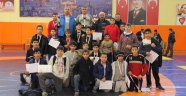 Güreş Greekoromen Ve Serbest Stil'de İl Birincileri