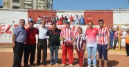 Hatay Taraftarı Edeleri Çiçekçe Karşıladı