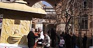 İKRAM ÇEŞMESİNİN ÇORBASI SARAYALTI CAMİ CEMAATİ İÇİN AKTI...
