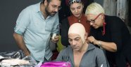 Kerem alışık “yaratık” oldu!!! Aynada kendisini tanıyamadı…