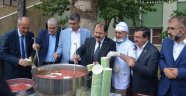 Kız İmam Hatip’te 5 bin kişiye aşure ikramı