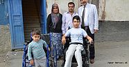 KÜÇÜK YUSUF’UN AKÜLÜ ARABA SEVİNCİ