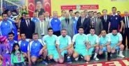 Kurumlar arası voleybol turnuvasında şampiyon belli odu