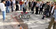 Otomobil ile motosiklet çarpıştı