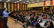 Prof. Dr. Türksel Dülgergil, KSÜ’de Ağız ve Diş Sağlığı Konferansı Verdi