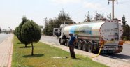 Refujler Tankerle Sulanıyor