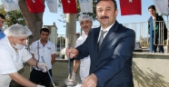 SGK MÜDÜRLÜĞÜ BAHÇESİNDE AŞURE DAĞITILDI
