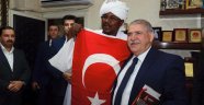 Sudan Heyetinin Türk Bayrağı Sevgisi