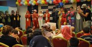 Tiyatro izlediler, dans ettiler…