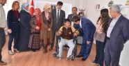TÜRKOĞLU BELEDİYESİNDEN,5 ENGELLİYE DAHA TEKERLEKLİ SANDALYE.