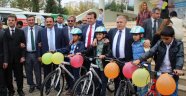 Üç okula 95 bisiklet dağıtıldı
