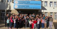 Vali Güvençer Engelli öğrencileri ziyaret etti