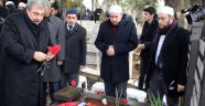 Vefatının 22’nci Yıldönümünde Mezarı Başında Anıldı