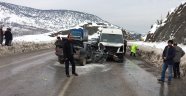 Yolcu Minibüsü İle Otomobil Çarpıştı: 1 Ölü, 6 Yaralı