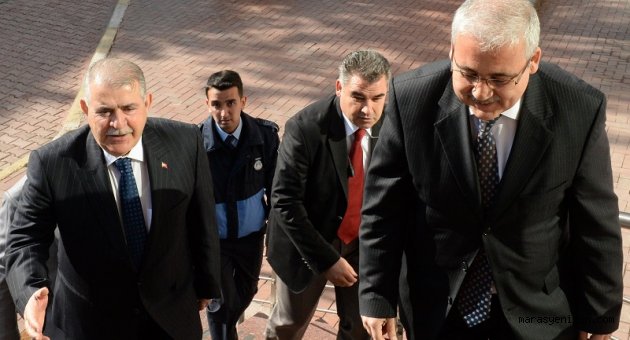 VALİ GÜVENÇER’DEN ONİKİŞUBAT BELEDİYESİNE TAKDİR