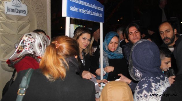 Vatandaşlara Sıcak Ballı Süt İkram Edildi