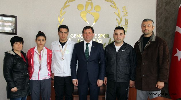 Wushu'da çifte madalya