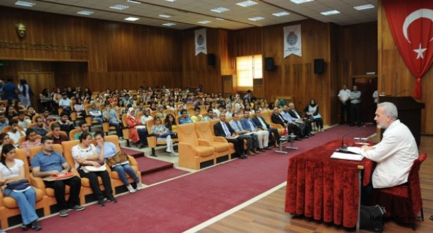 YAZAR BAHADIR YENİŞEHİRLİOĞLU KSÜ’DE OKURLARI İLE BULUŞTU